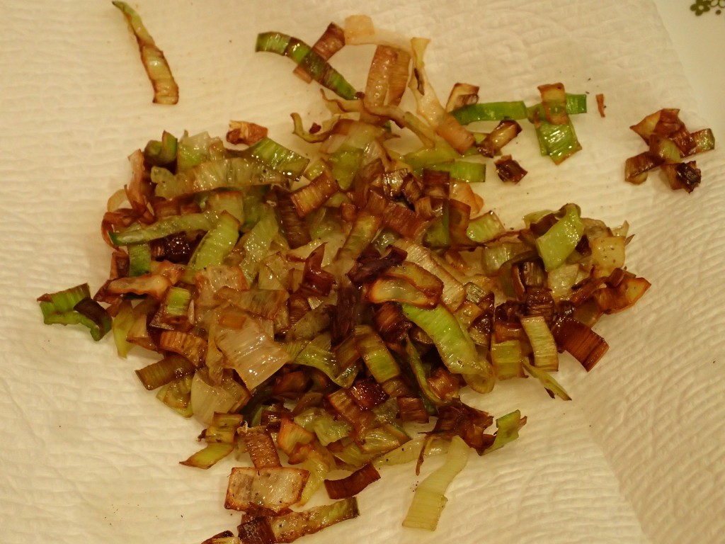 Remove leeks and let drain on paper towels