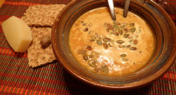 Curried Pumpkin Soup with Toasted Pumpkin Seeds